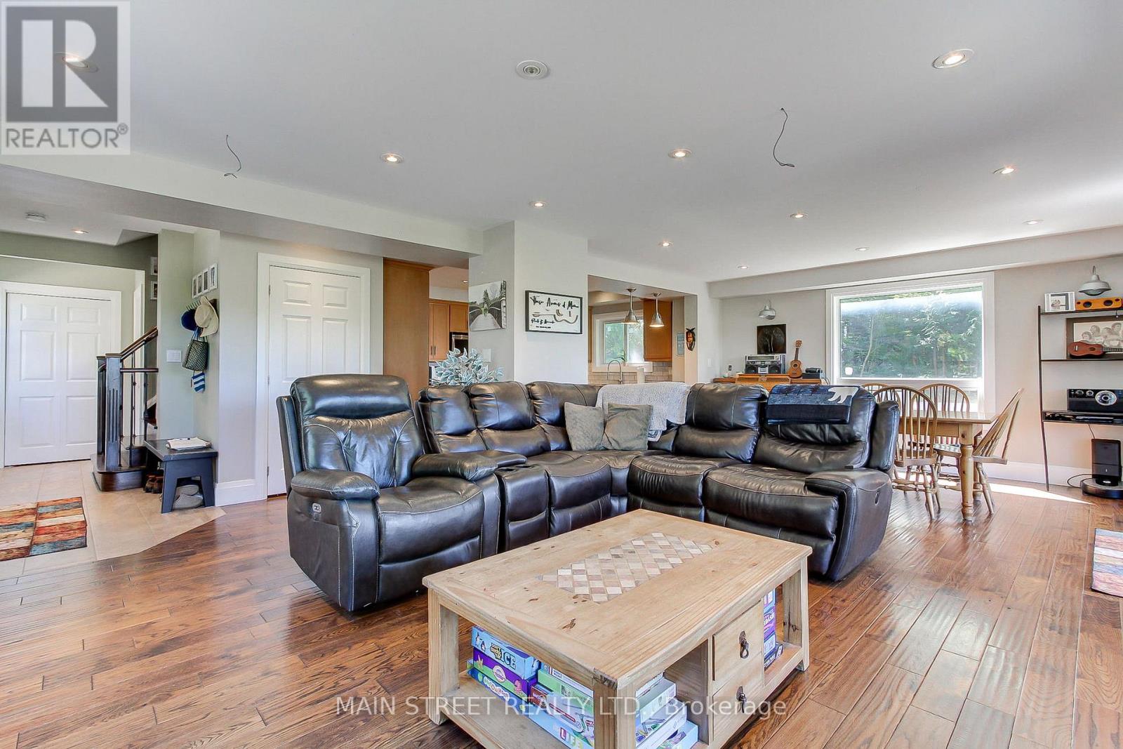 Photo 14 of 315 Cotter Street, Newmarket ON