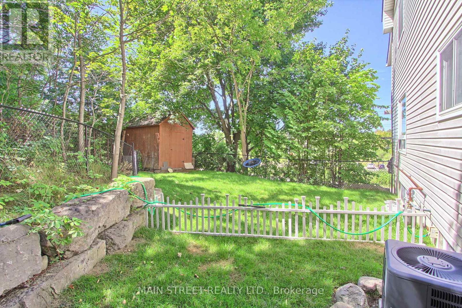 Photo 31 of 315 Cotter Street, Newmarket ON