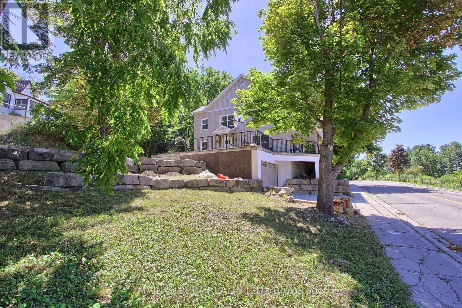 Photo 33 of 315 Cotter Street, Newmarket ON