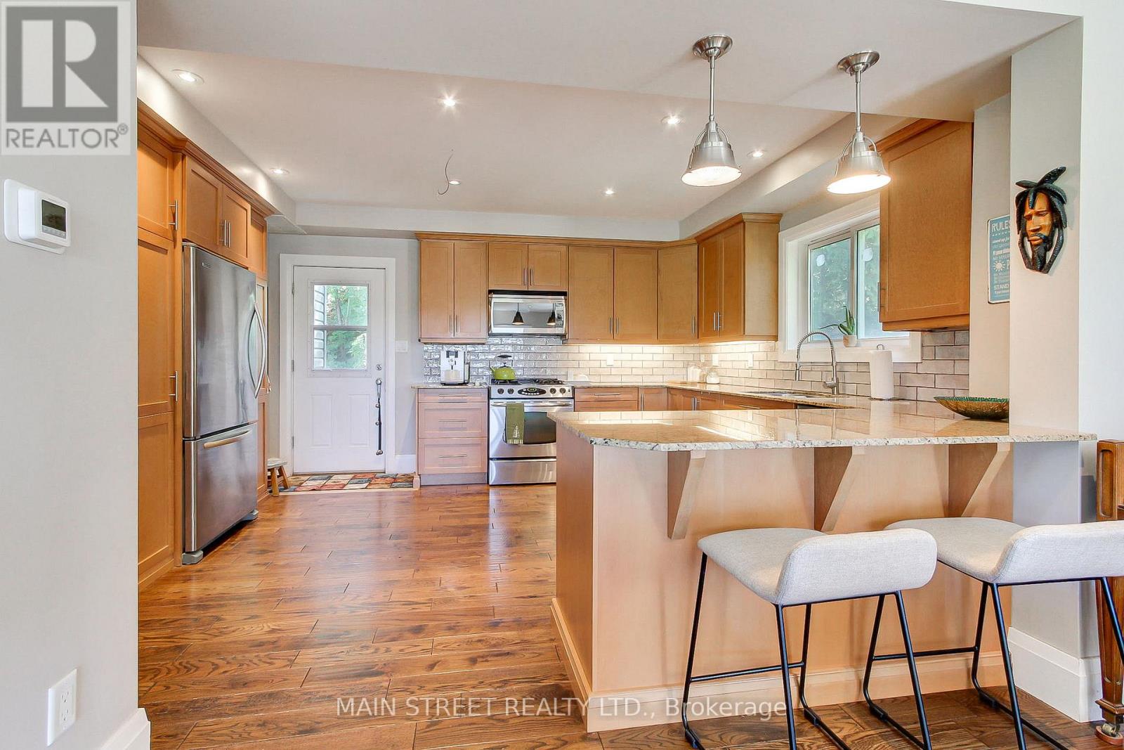 Photo 8 of 315 Cotter Street, Newmarket ON