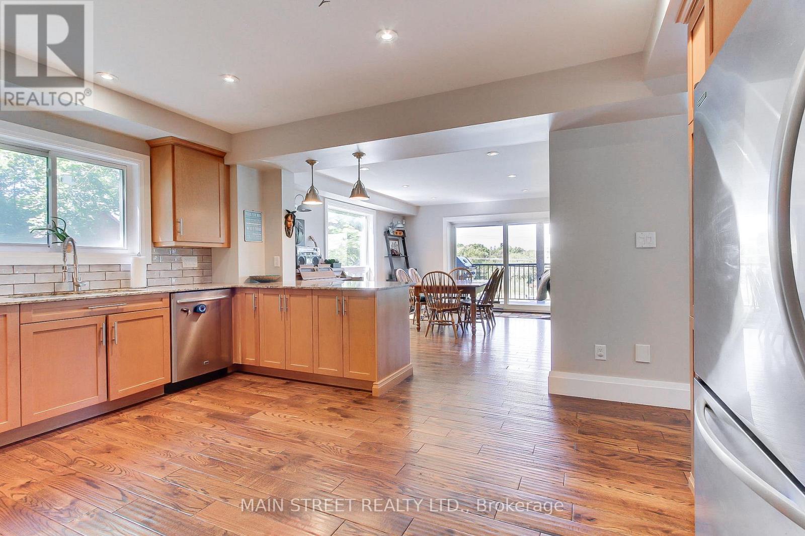Photo 9 of 315 Cotter Street, Newmarket ON