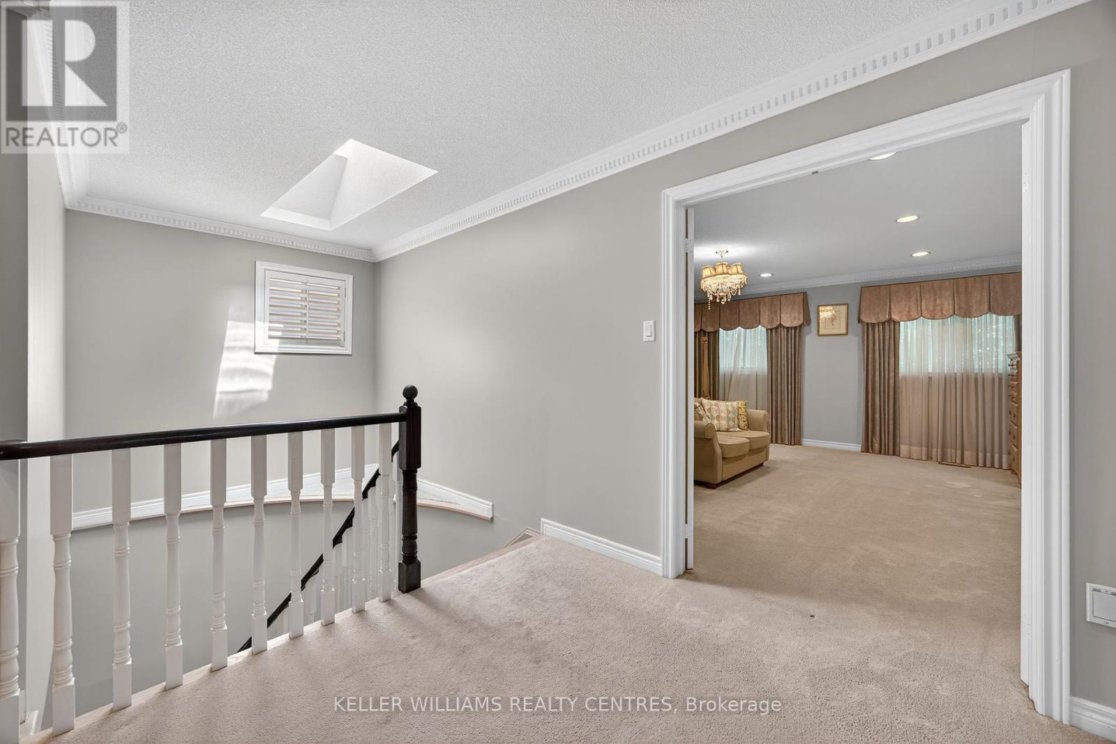 Photo 27 of 591 Plantation Gate, Newmarket ON