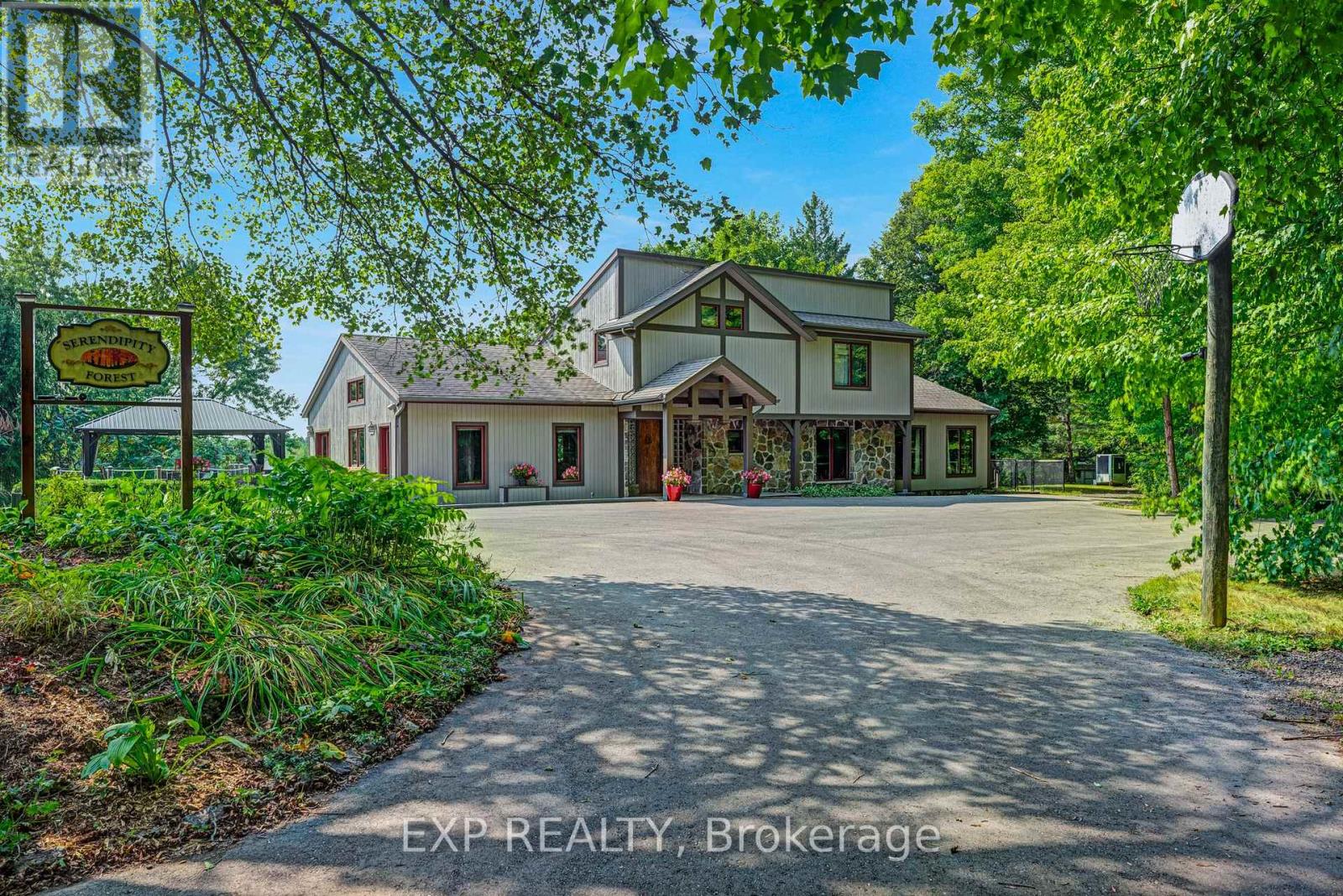 Photo 8 of 18340 Bathurst Street, King ON