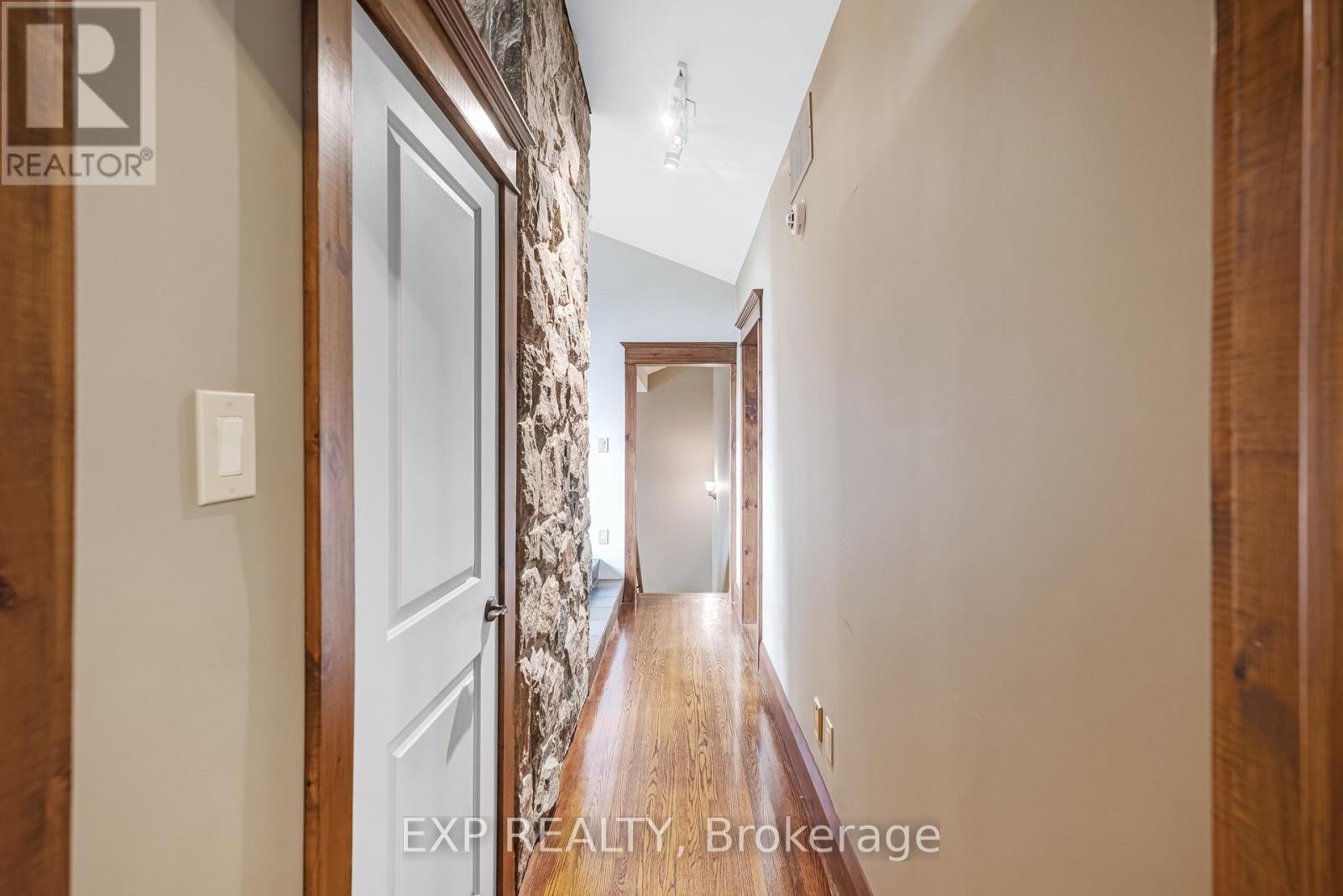Photo 18 of 18340 Bathurst Street, King ON