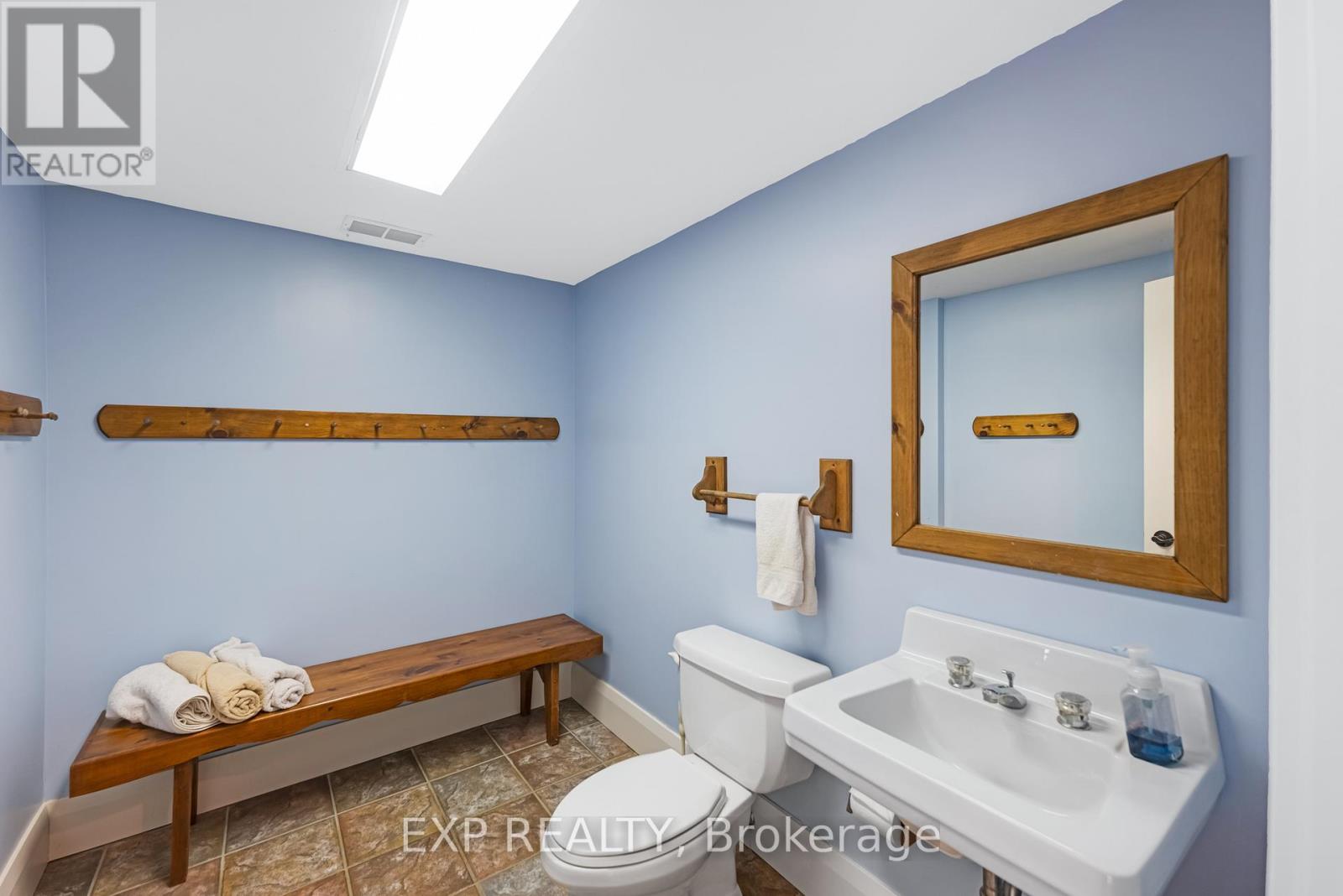 Photo 3 of 18340 Bathurst Street, King ON