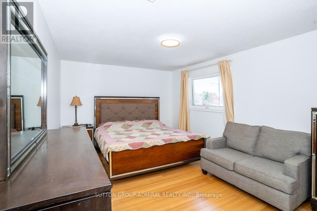 Photo 19 of 85 Glen Crescent, Vaughan ON
