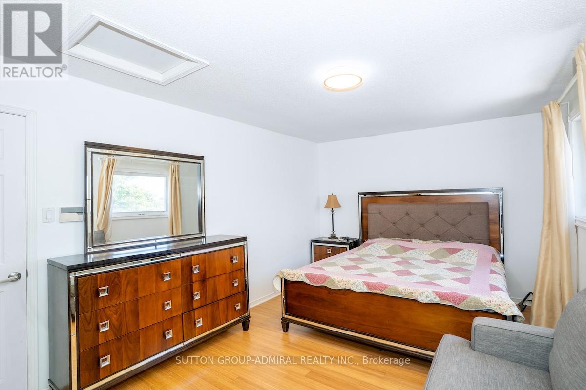 Photo 20 of 85 Glen Crescent, Vaughan ON