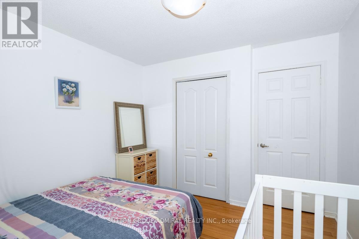 Photo 24 of 85 Glen Crescent, Vaughan ON