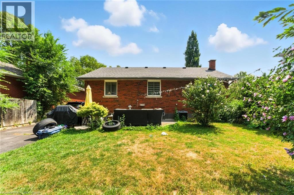 Photo 17 of 90 Toby Crescent Unit Lower, Hamilton ON