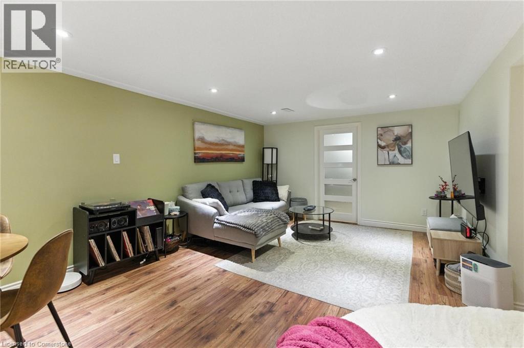 Photo 14 of 90 Toby Crescent Unit Lower, Hamilton ON