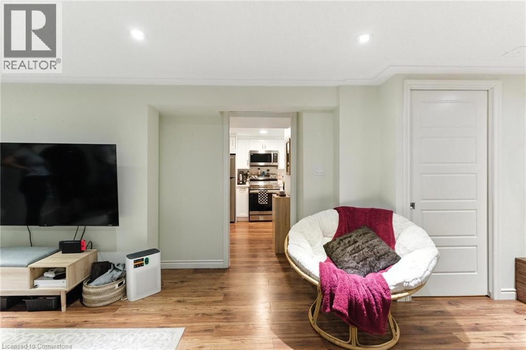 Photo 6 of 90 Toby Crescent Unit Lower, Hamilton ON