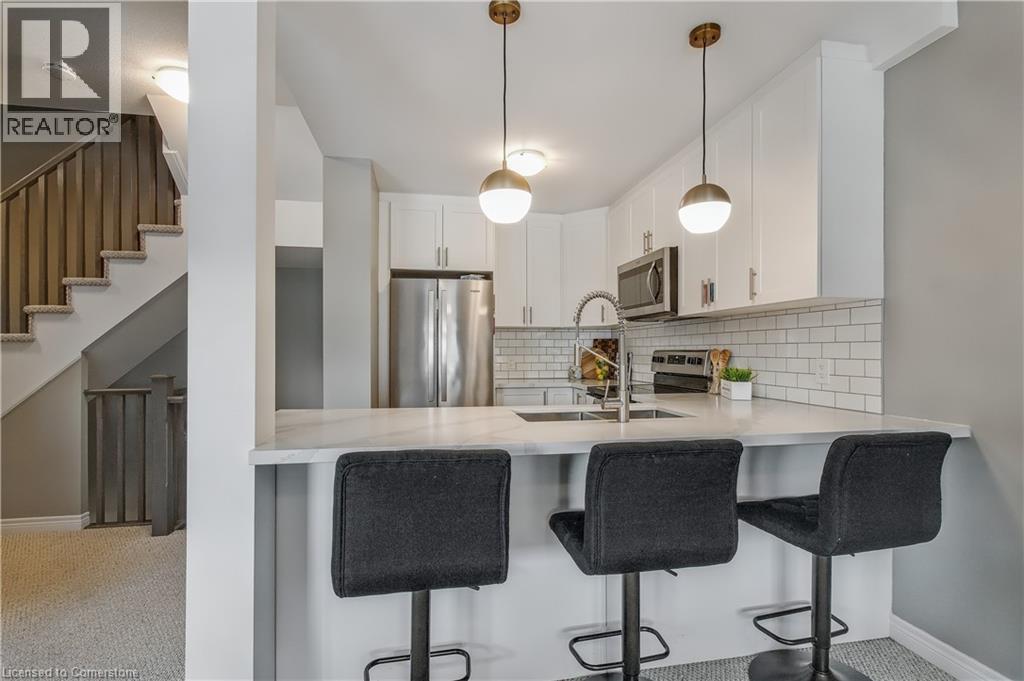 Photo 15 of 319 Skinner Road, Waterdown ON