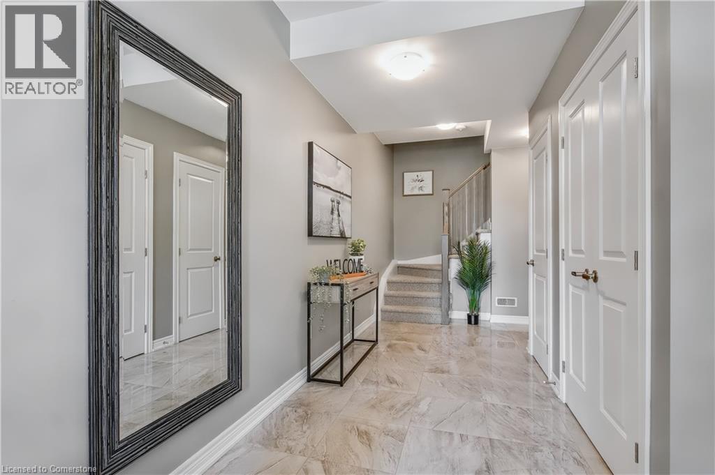 Photo 9 of 319 Skinner Road, Waterdown ON