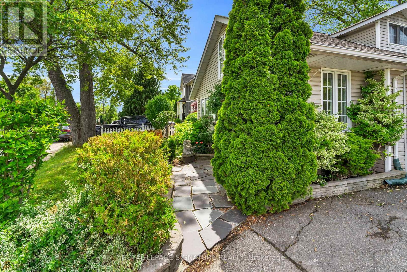 Photo 4 of 2295 Belyea Street, Oakville ON