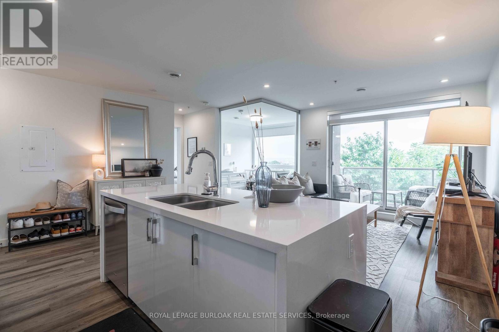 Photo 7 of 306 455 Charlton Avenue E, Hamilton ON