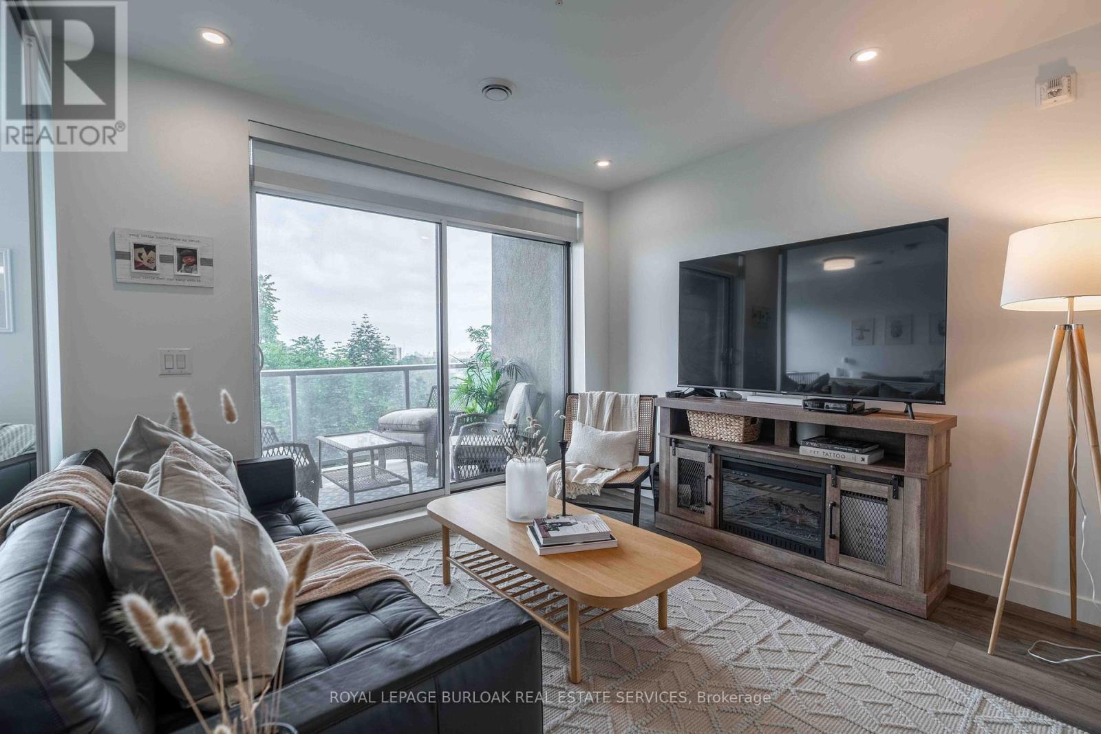 Photo 8 of 306 455 Charlton Avenue E, Hamilton ON