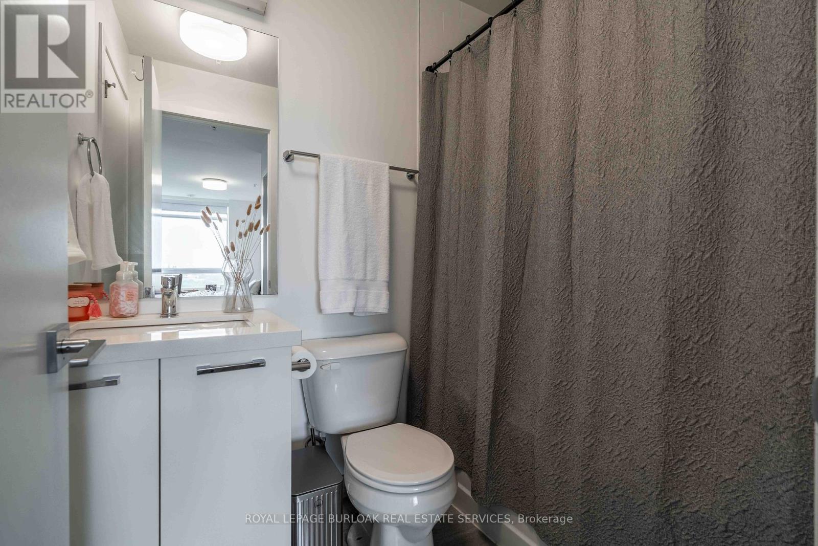 Photo 3 of 306 455 Charlton Avenue E, Hamilton ON