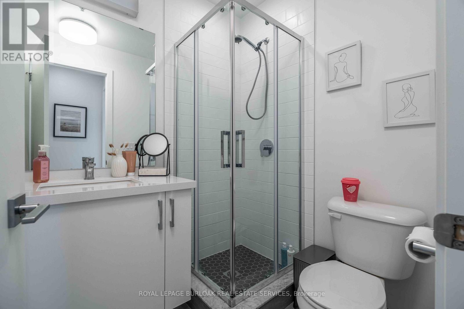 Photo 4 of 306 455 Charlton Avenue E, Hamilton ON