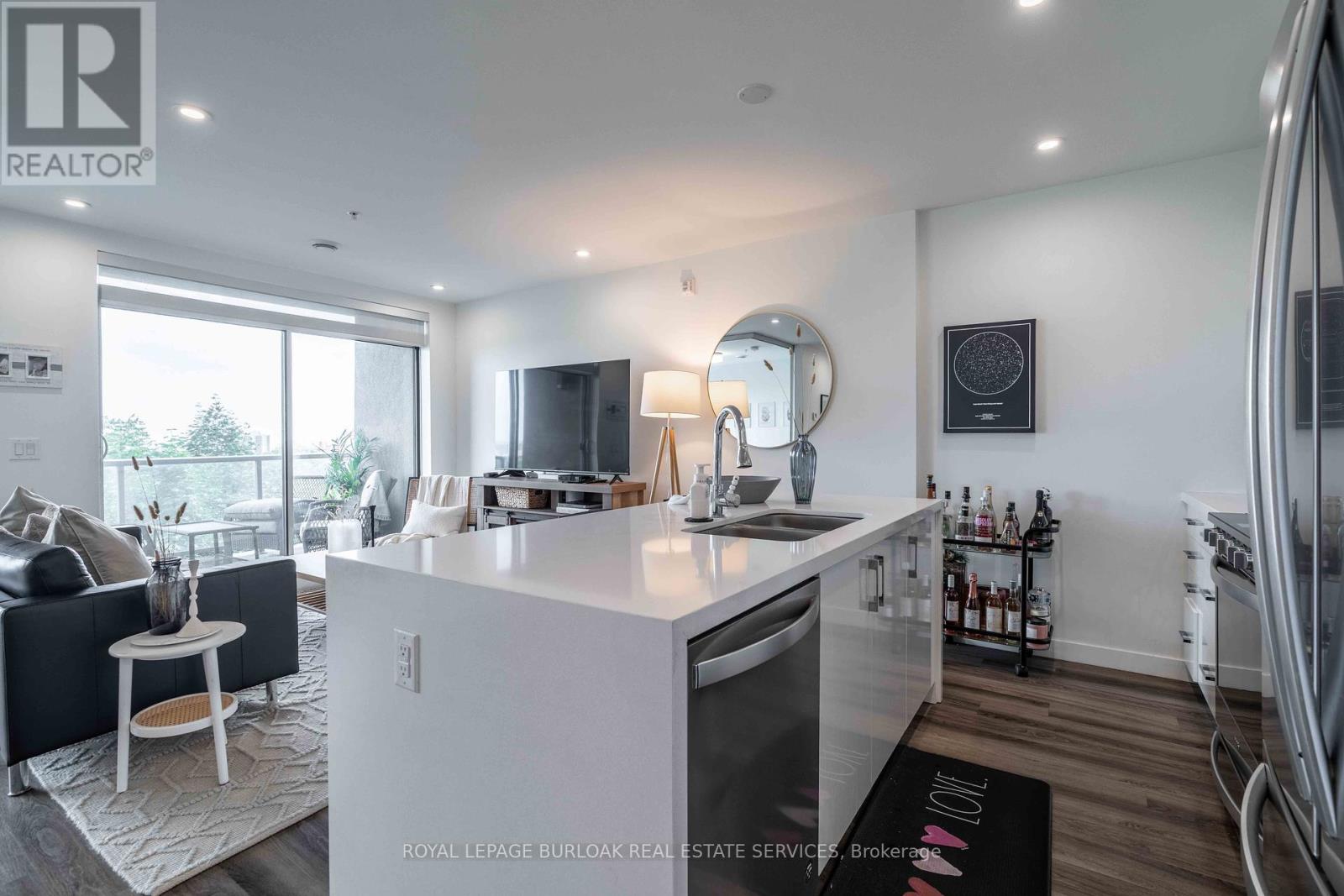Photo 13 of 306 455 Charlton Avenue E, Hamilton ON