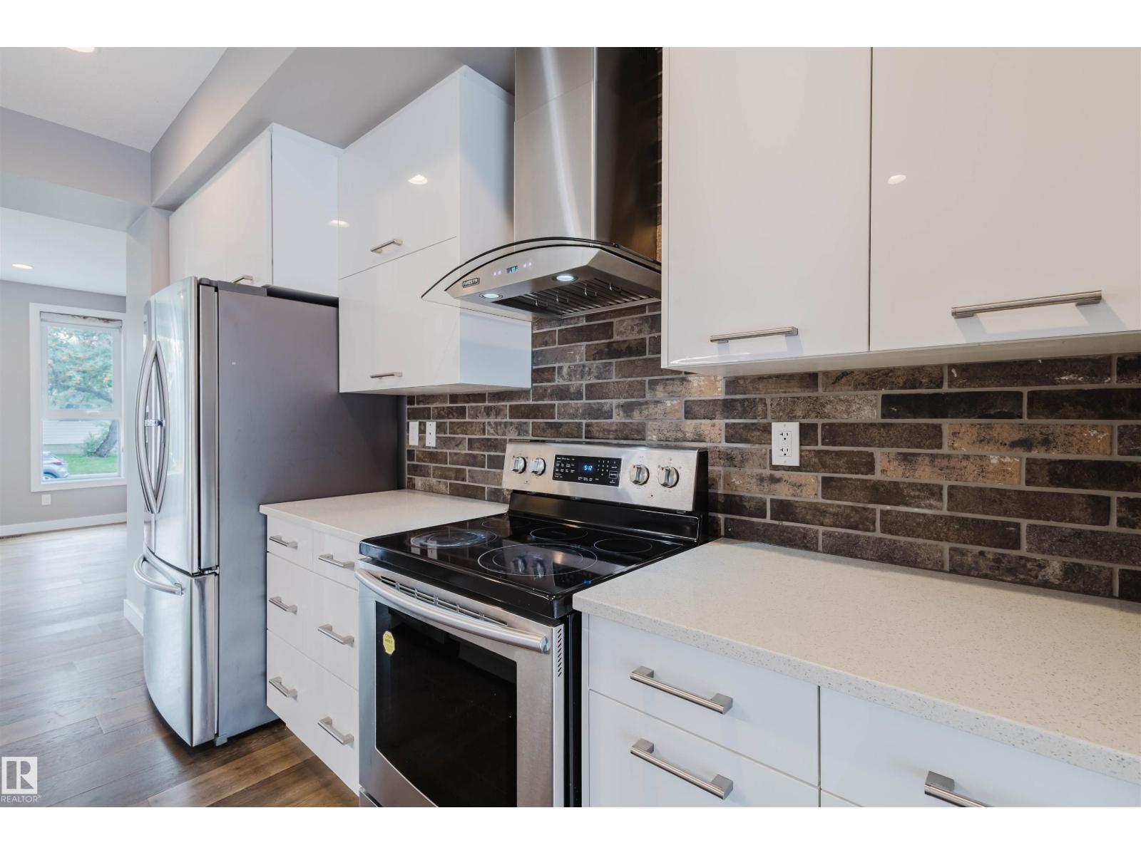 Photo 25 of 9308 74 Av Nw, Edmonton AB