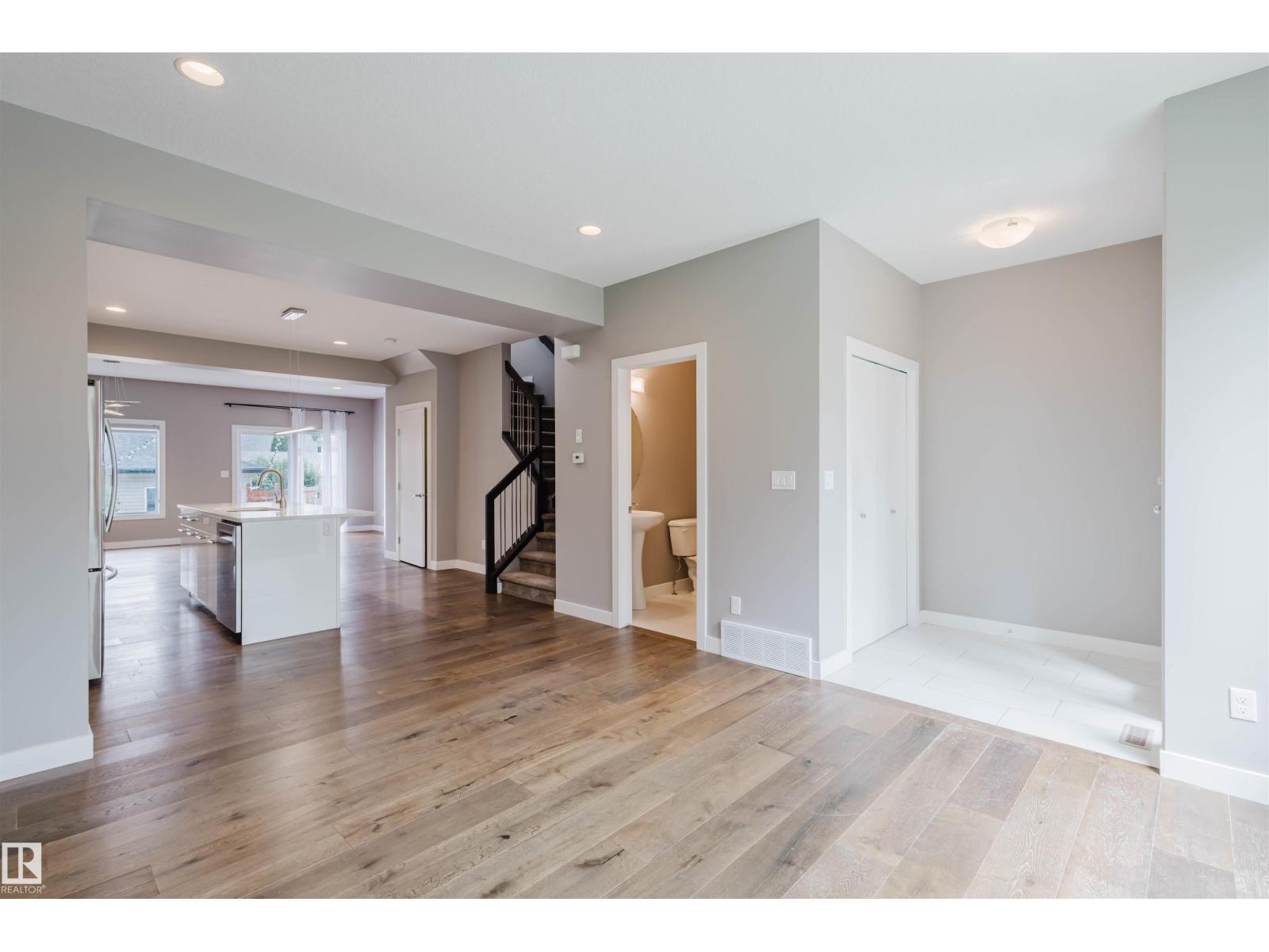 Photo 17 of 9308 74 Av Nw, Edmonton AB