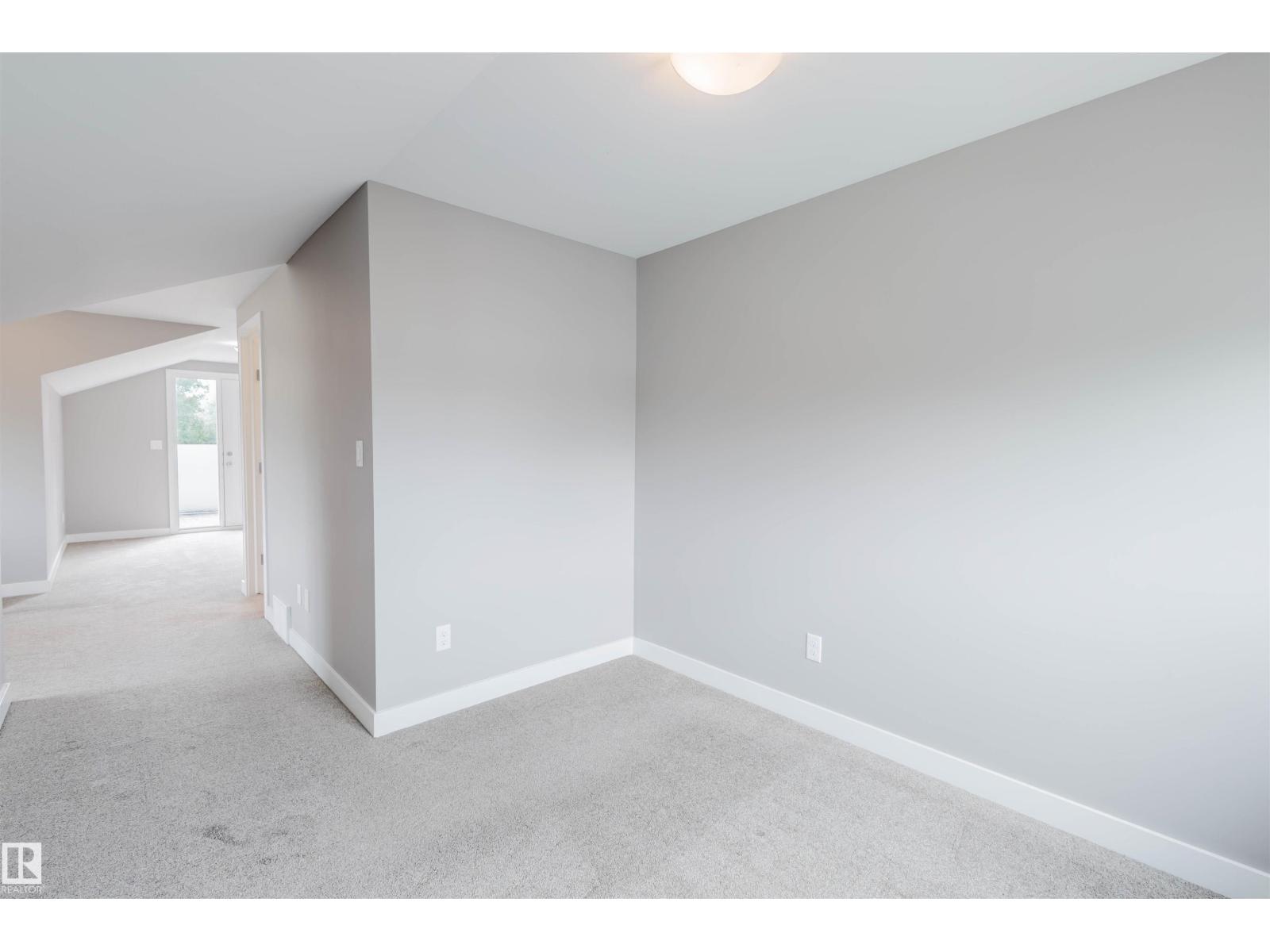 Photo 19 of 9308 74 Av Nw, Edmonton AB