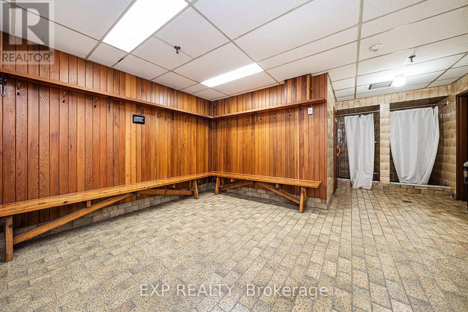 Photo 30 of 512 3 Lisa Street, Brampton ON