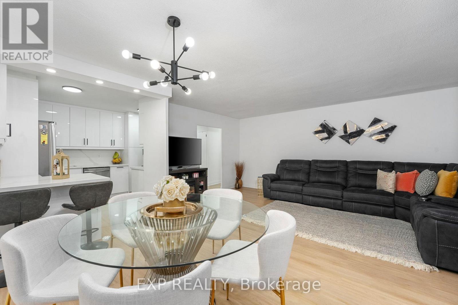 Photo 5 of 312 85 Emmett Avenue, Toronto ON