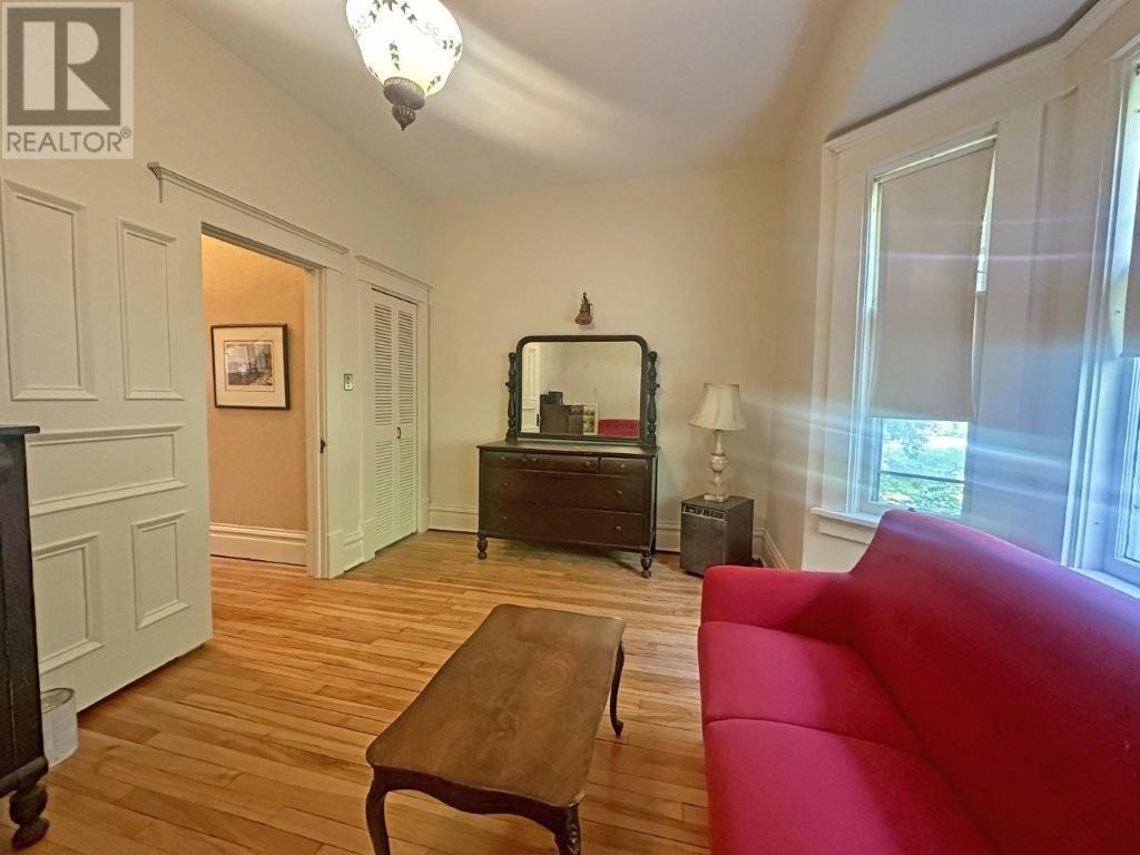 Photo 19 of 43 Summit Ave, Thunder Bay ON