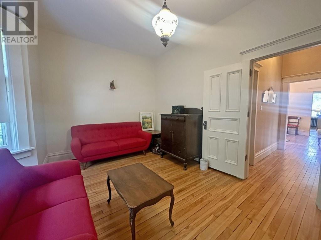 Photo 4 of 43 Summit Ave, Thunder Bay ON