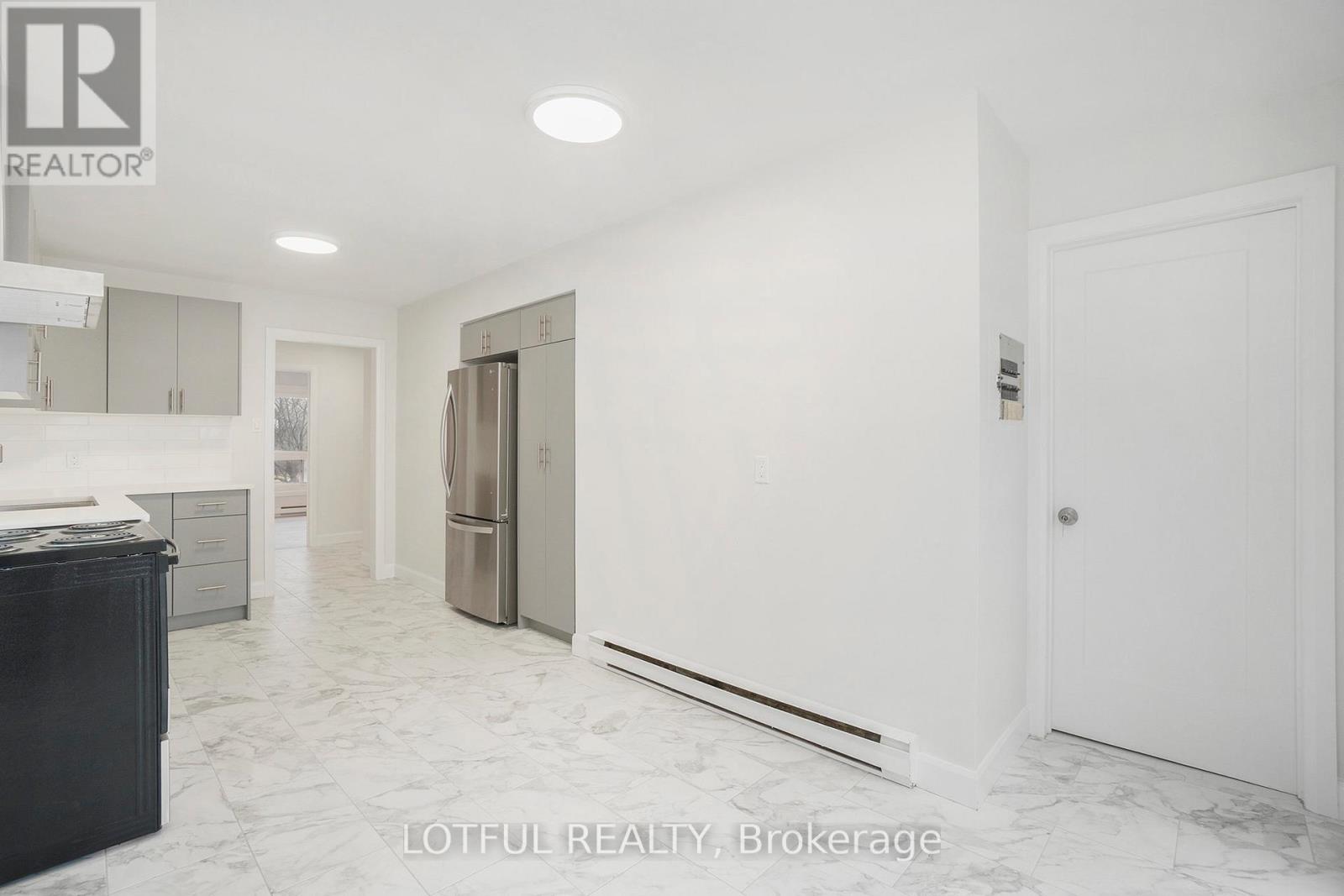 Photo 9 of 6 484 Queen Mary Street, Ottawa ON