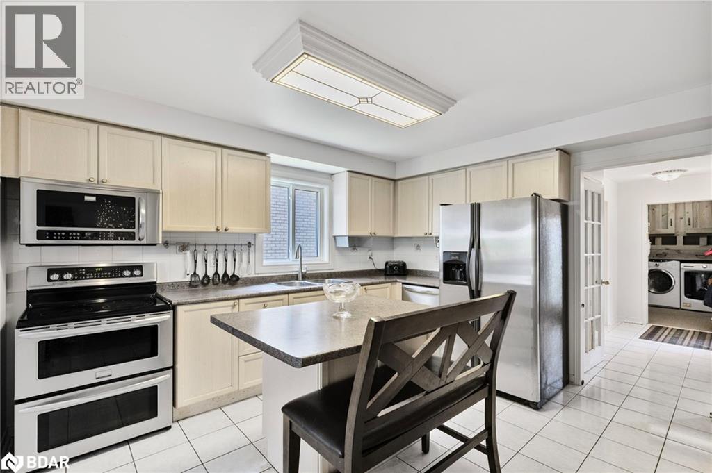 Photo 17 of 22 Bishop Drive, Barrie ON