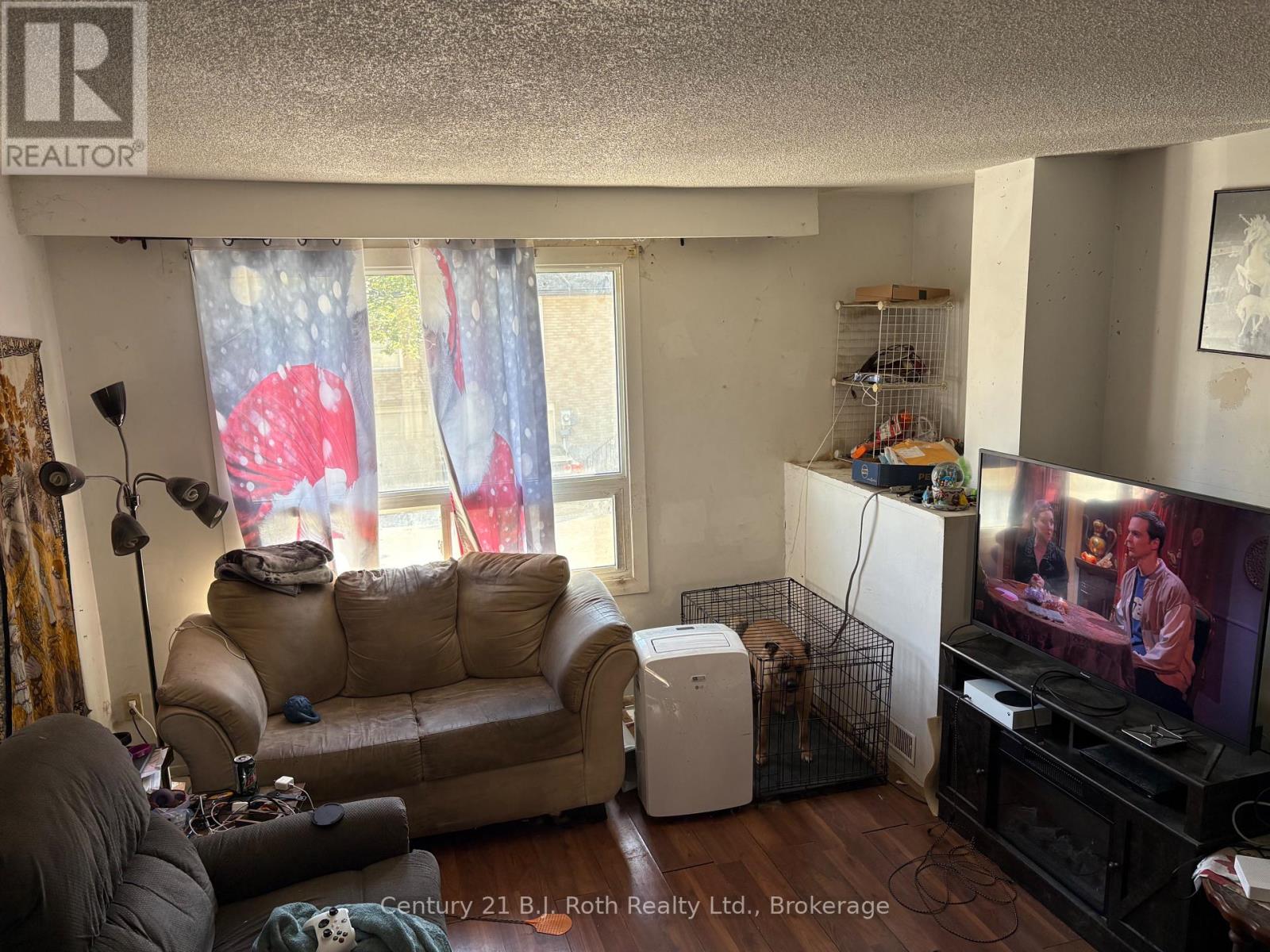 Photo 11 of 107 1095 Mississaga Street W, Orillia ON