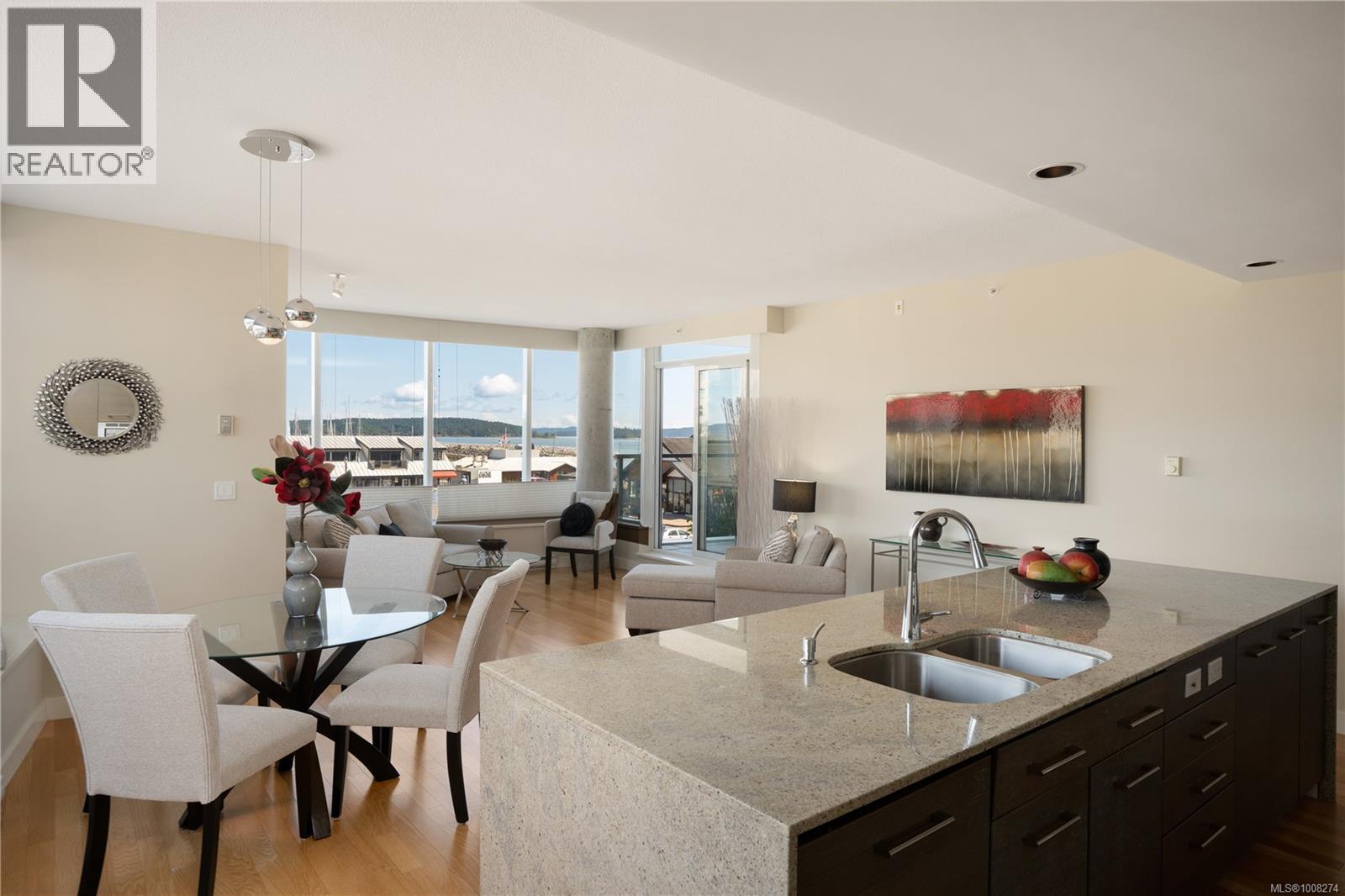 201 9809 SEAPORT Place, Sidney