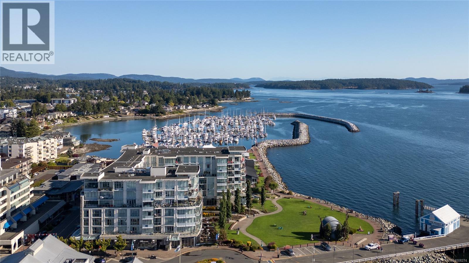 201 9809 SEAPORT Place, Sidney