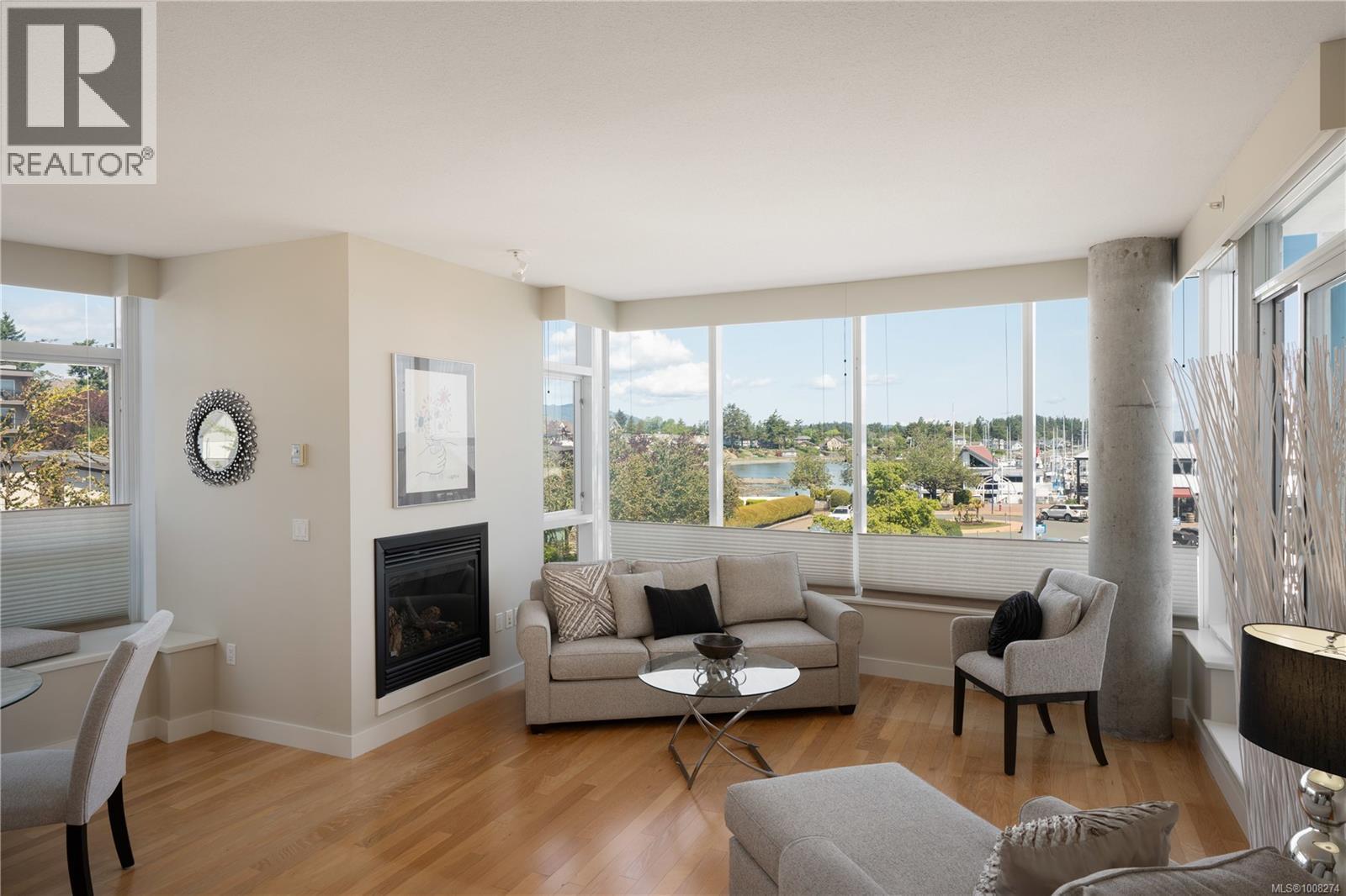 201 9809 SEAPORT Place, Sidney