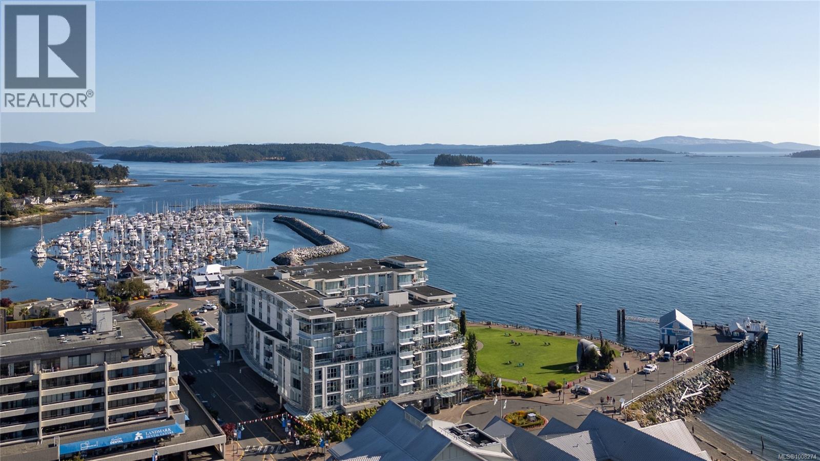 201 9809 SEAPORT Place, Sidney