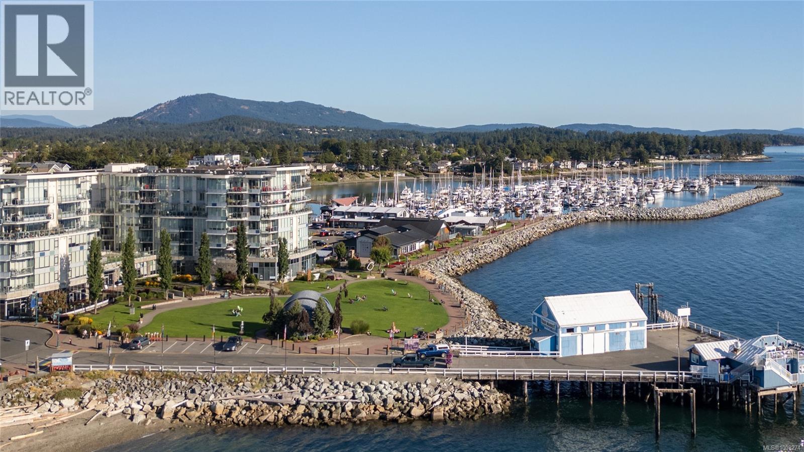 201 9809 SEAPORT Place, Sidney