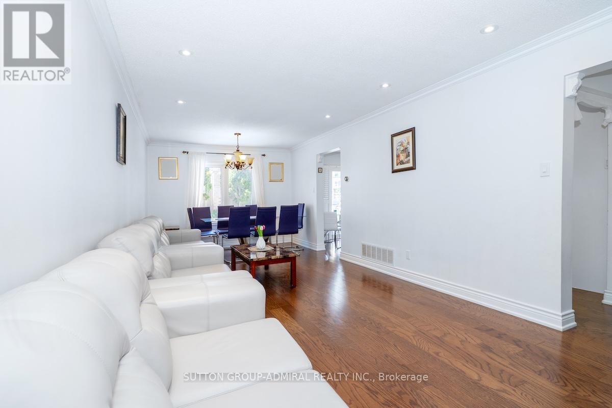 Photo 6 of 85 Glen Crescent, Vaughan ON