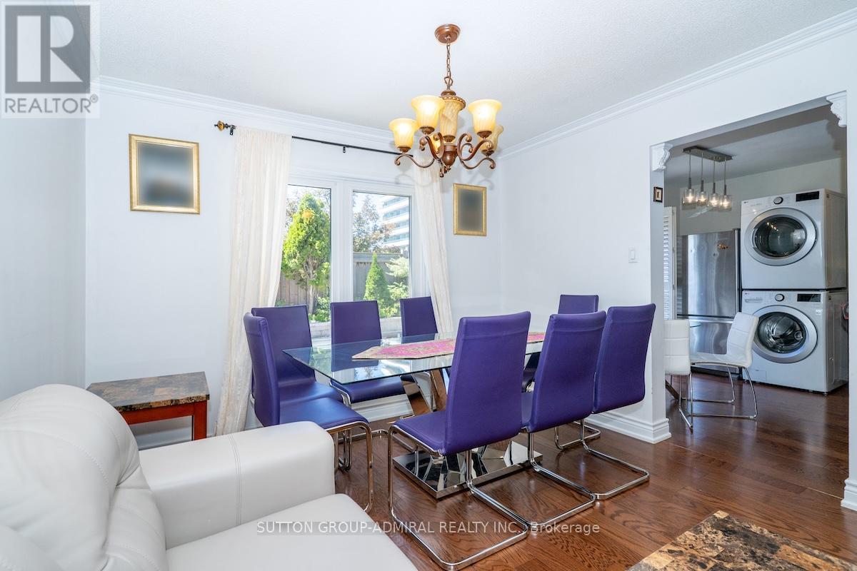 Photo 8 of 85 Glen Crescent, Vaughan ON
