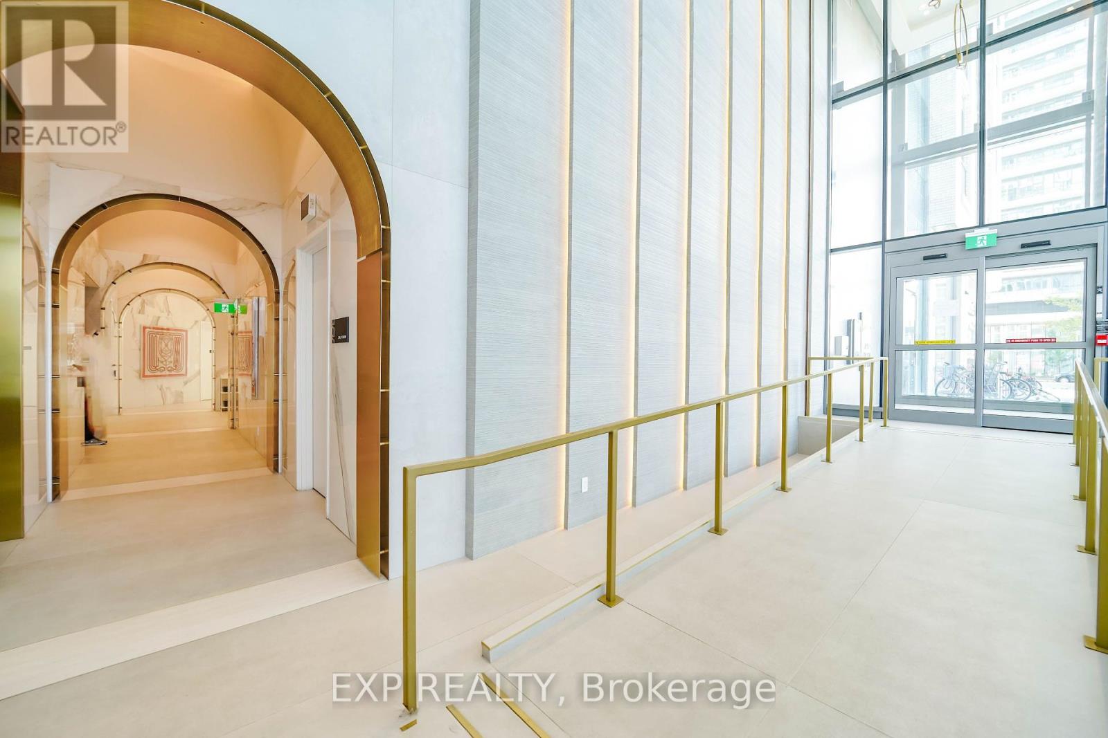 Photo 7 of 4503 1000 Portage Parkway, Vaughan ON