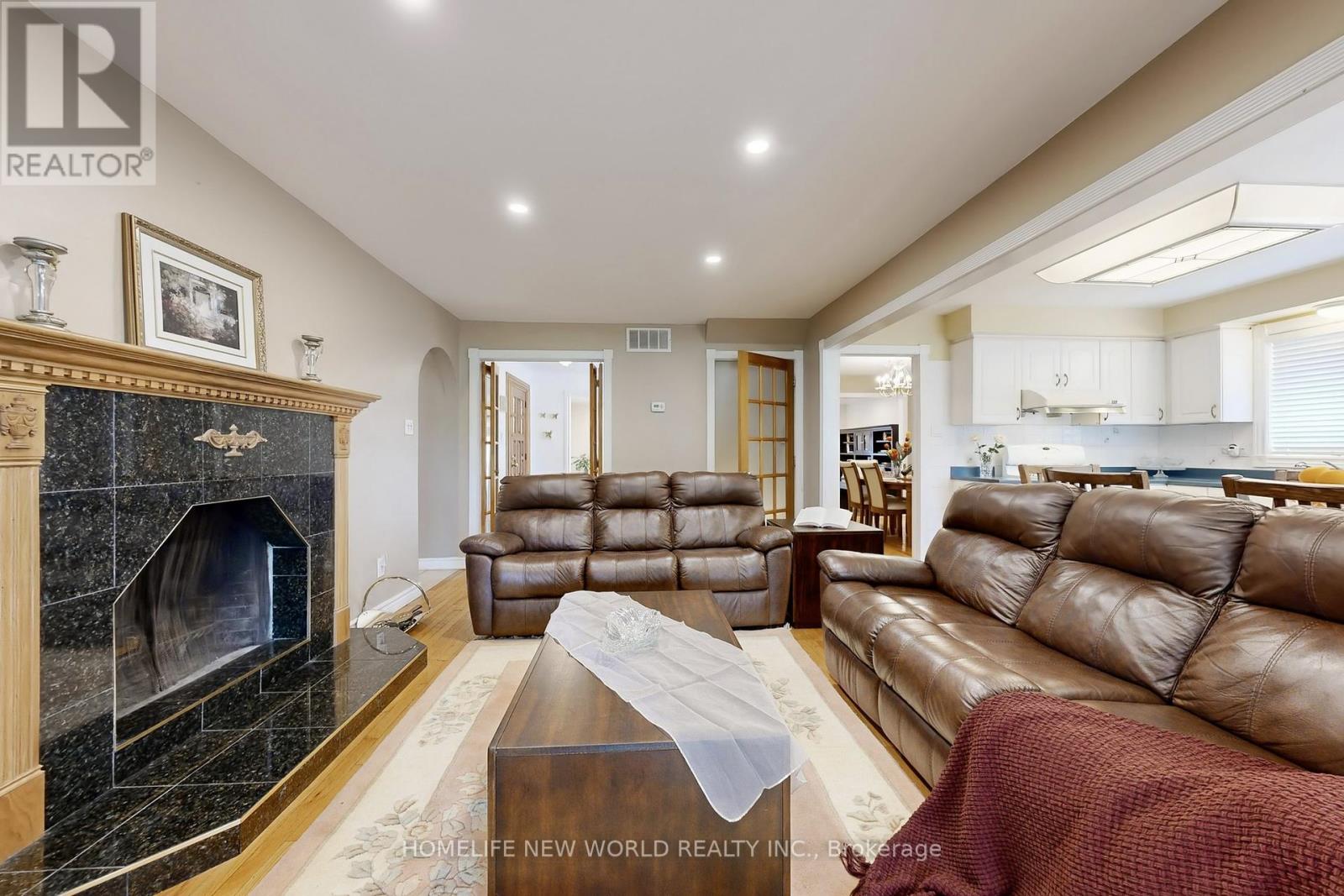 Photo 34 of 781 Huntingwood Drive, Toronto ON