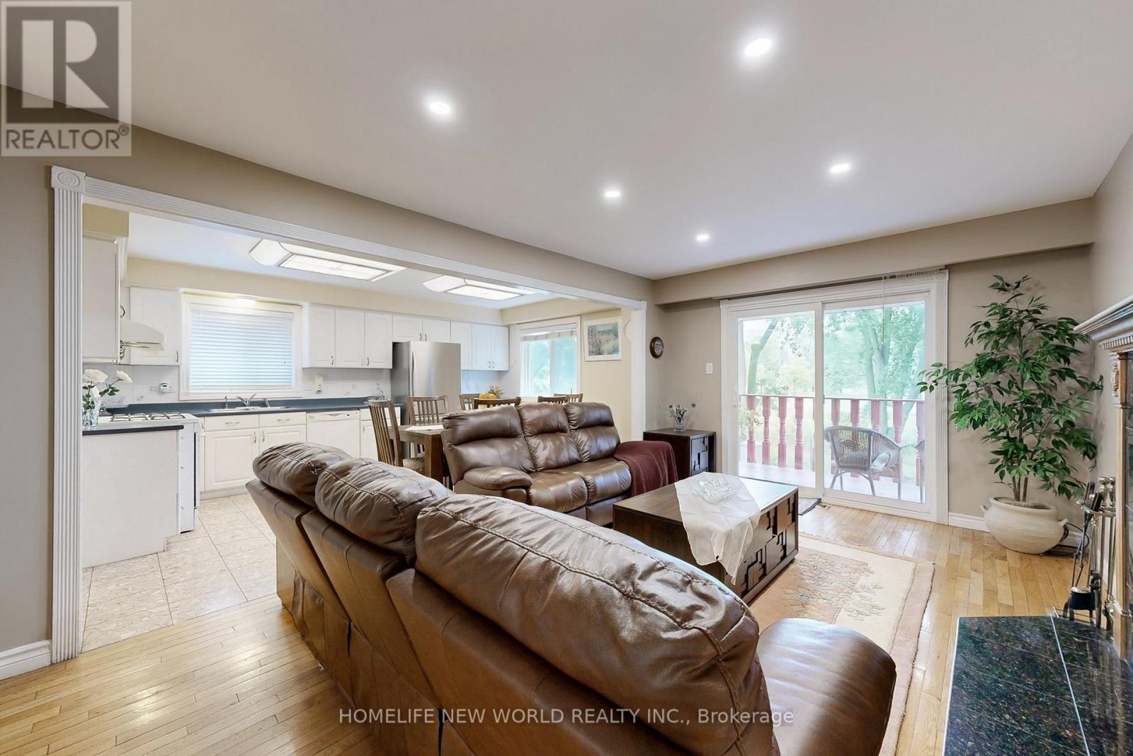 Photo 39 of 781 Huntingwood Drive, Toronto ON