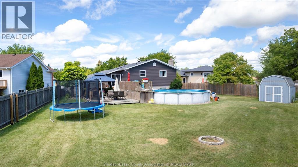 Photo 21 of 70 Kingsway Court, Essex ON