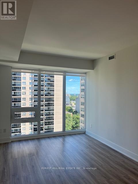 Photo 12 of 1406 310 Tweedsmuir Avenue, Toronto ON