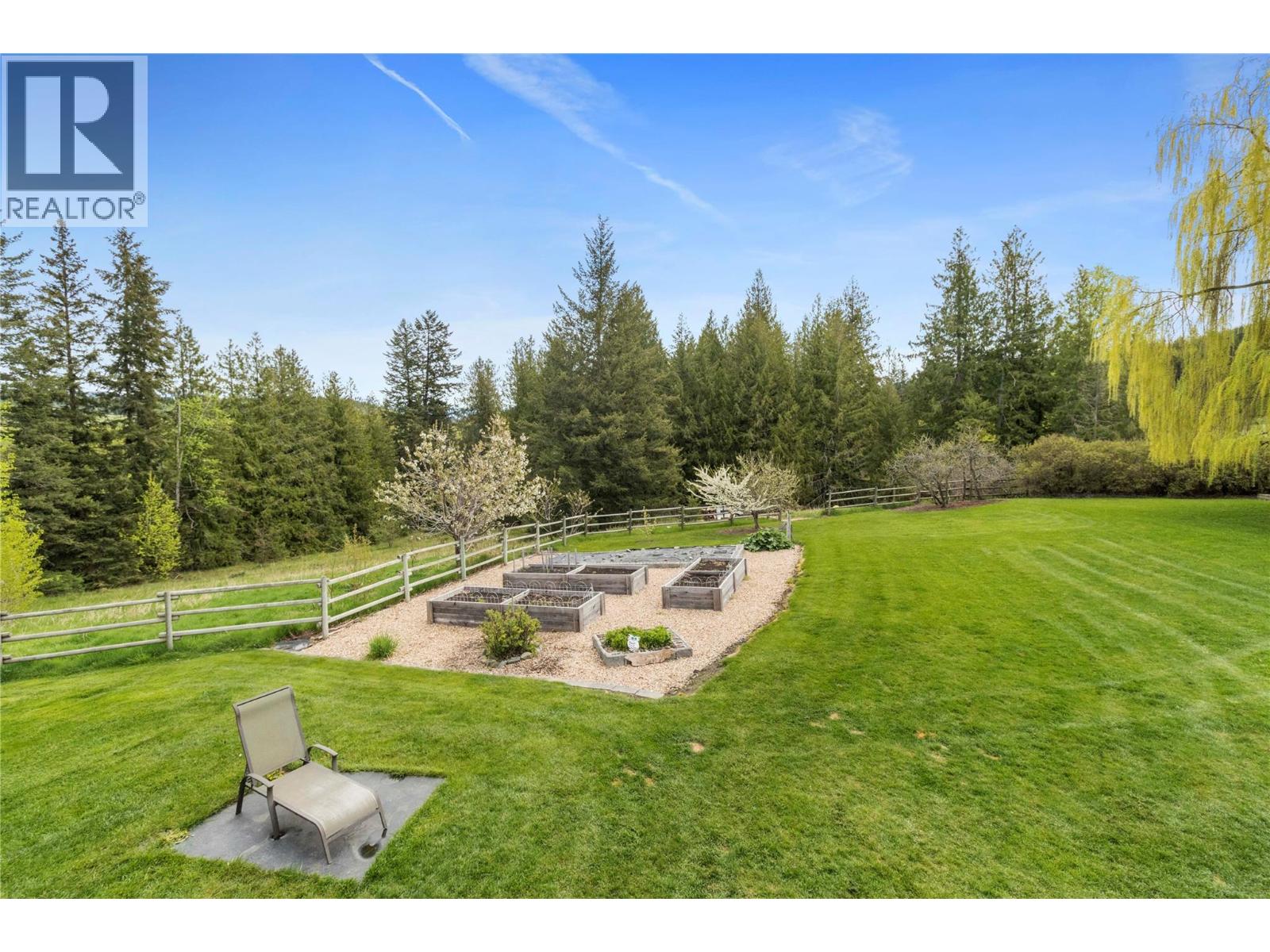 Photo 17 of 1706 Taylor Road, Sorrento BC