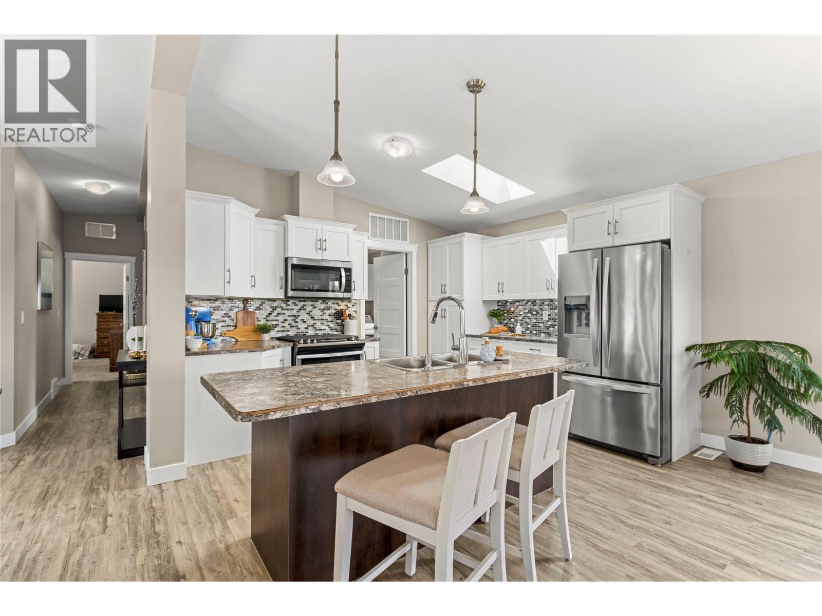 Photo 2 of 1706 Taylor Road, Sorrento BC