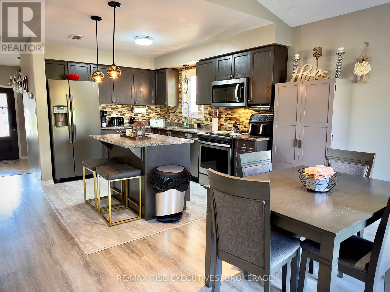 Photo 13 of 1651 Crimson Crescent, Kingston ON