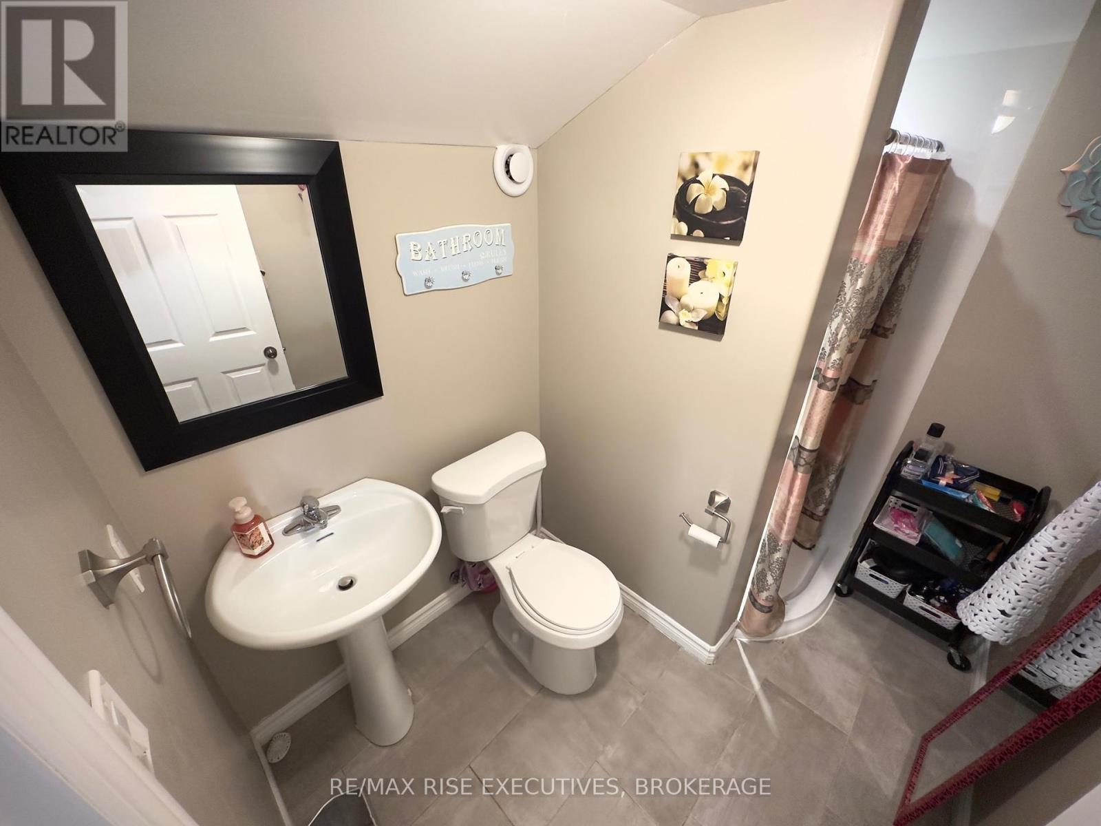 Photo 4 of 1651 Crimson Crescent, Kingston ON