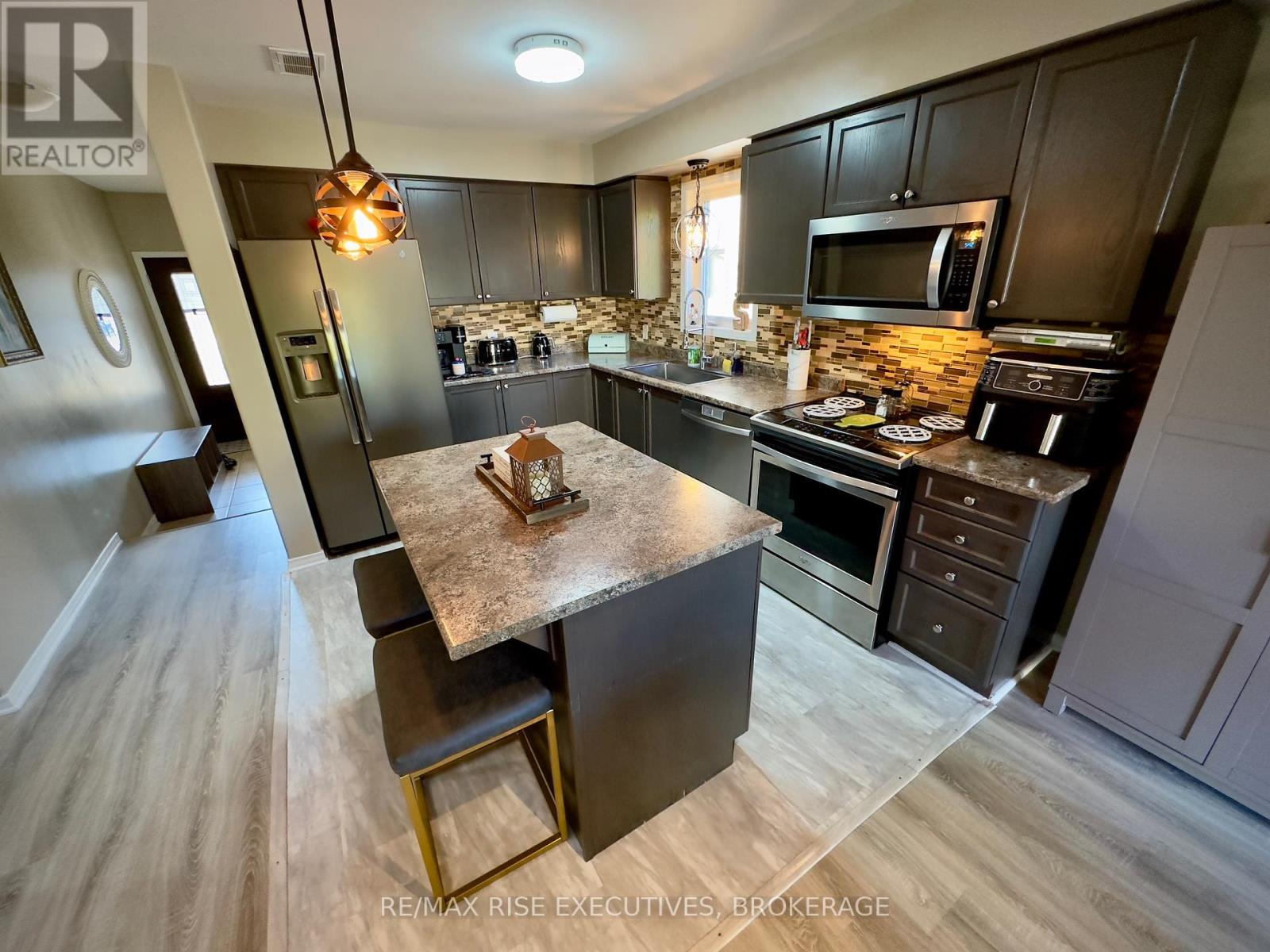 Photo 18 of 1651 Crimson Crescent, Kingston ON